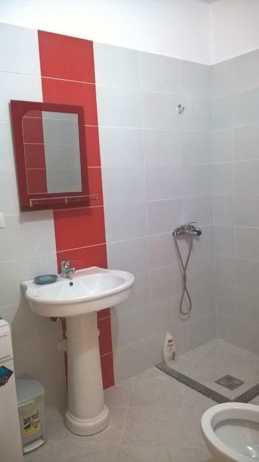 Ilarias Flat Appartement Vlorë Buitenkant foto